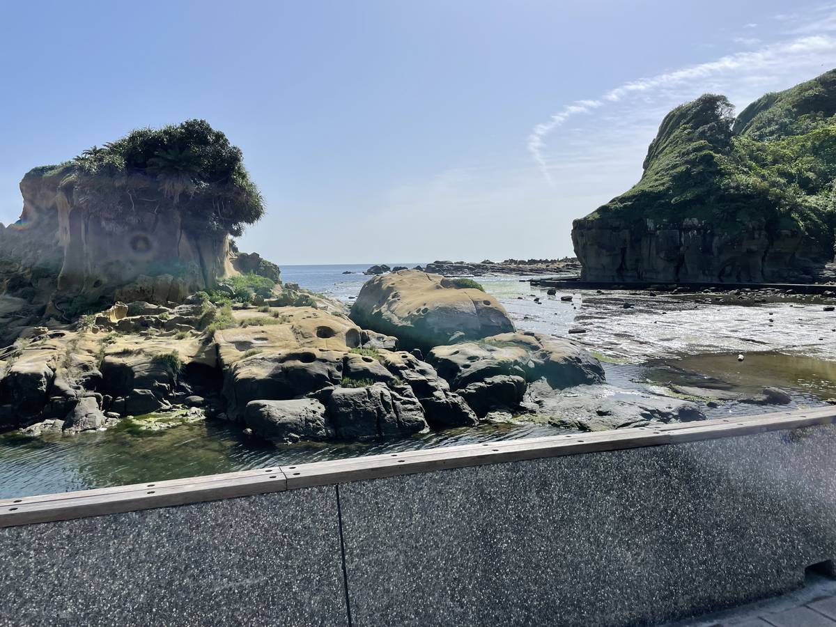 基隆・和平島の波で削られた奇岩