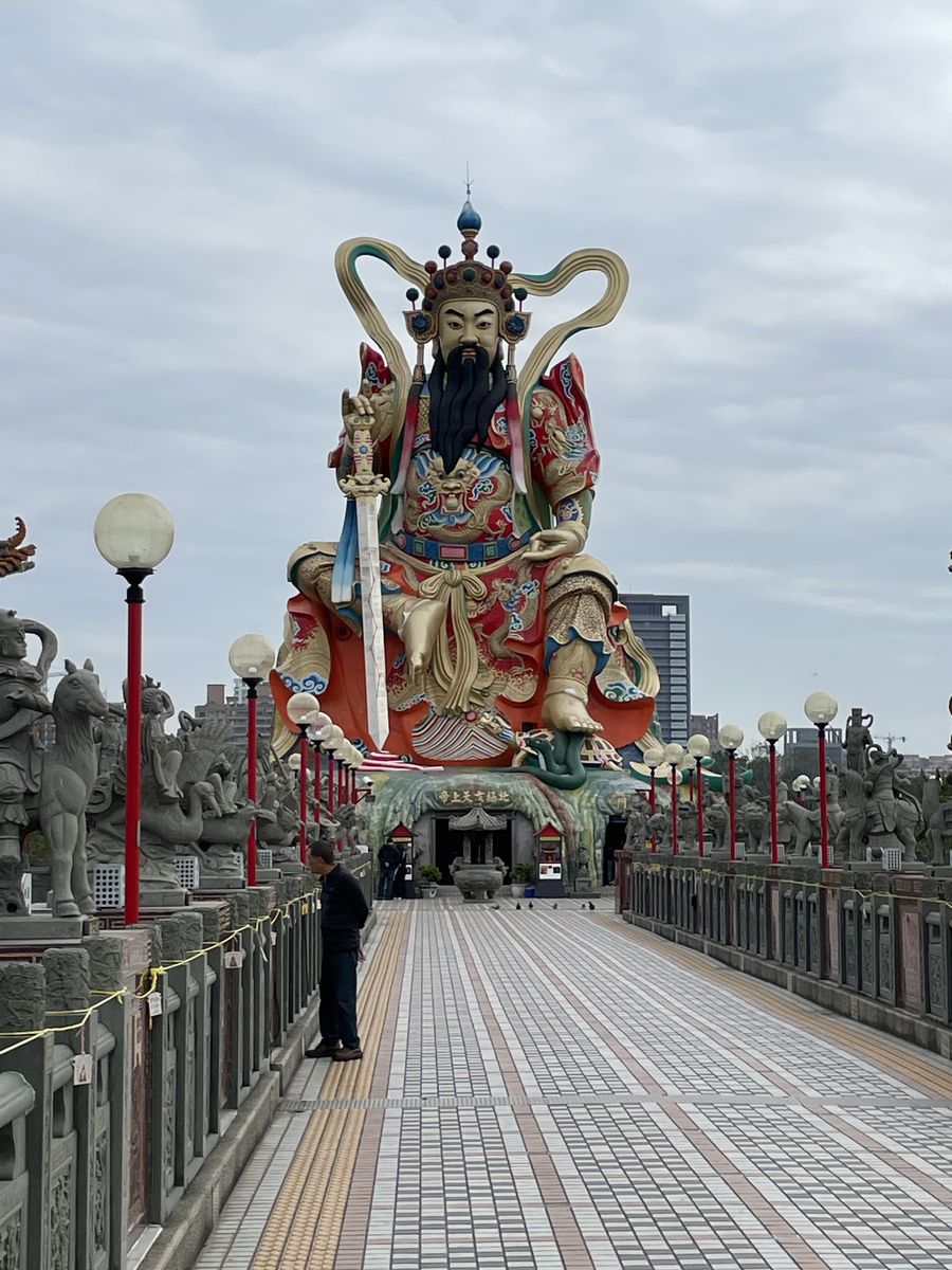 蓮池潭の玄天上帝の像