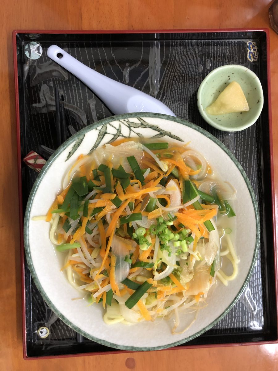 食堂「麦と卵」の八重山そば