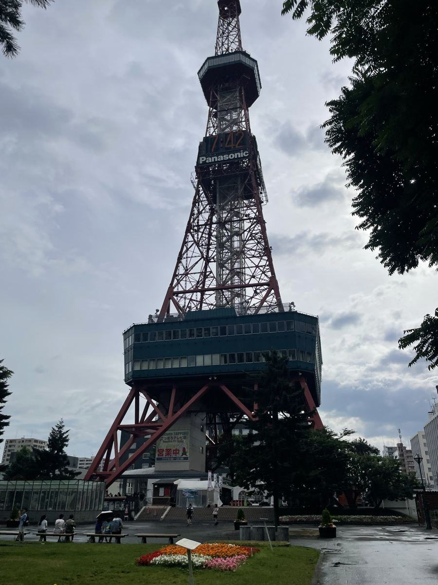 大通公園から見たさっぽろテレビ塔